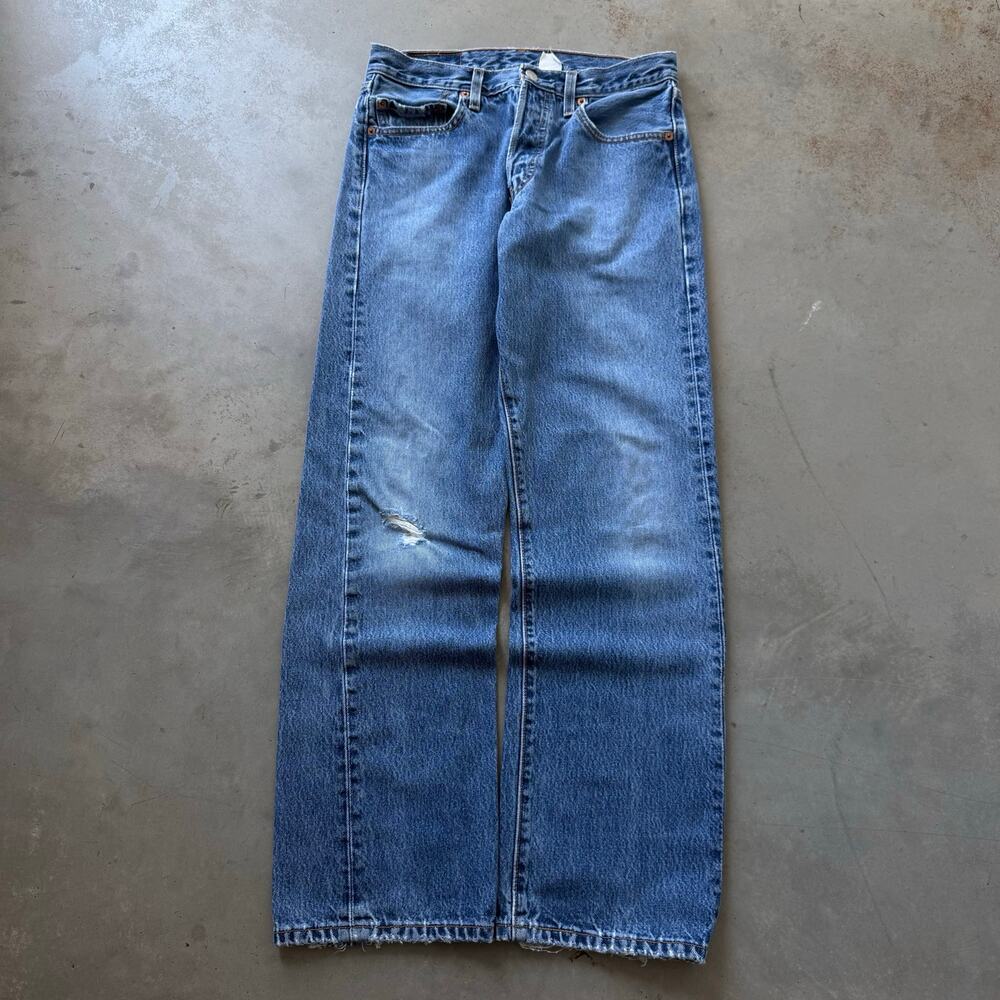 Vintage 90’s Levi’s 501 Straight Leg Classic Jeans Size 29x31 Made in Guatemala